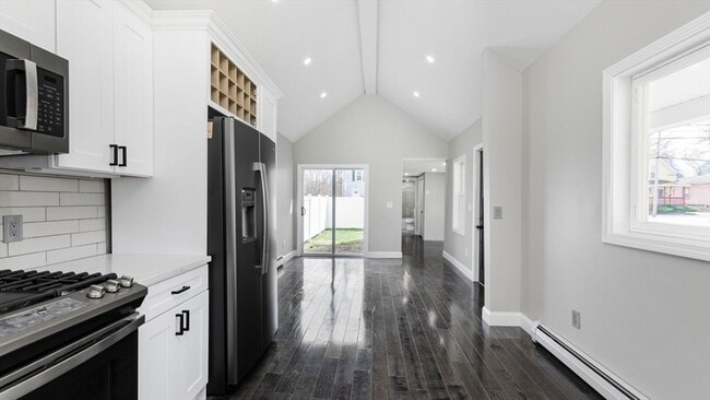 Building Photo - 23 Lynn St