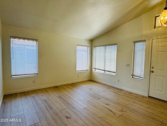 Building Photo - 7472 W Potter Dr