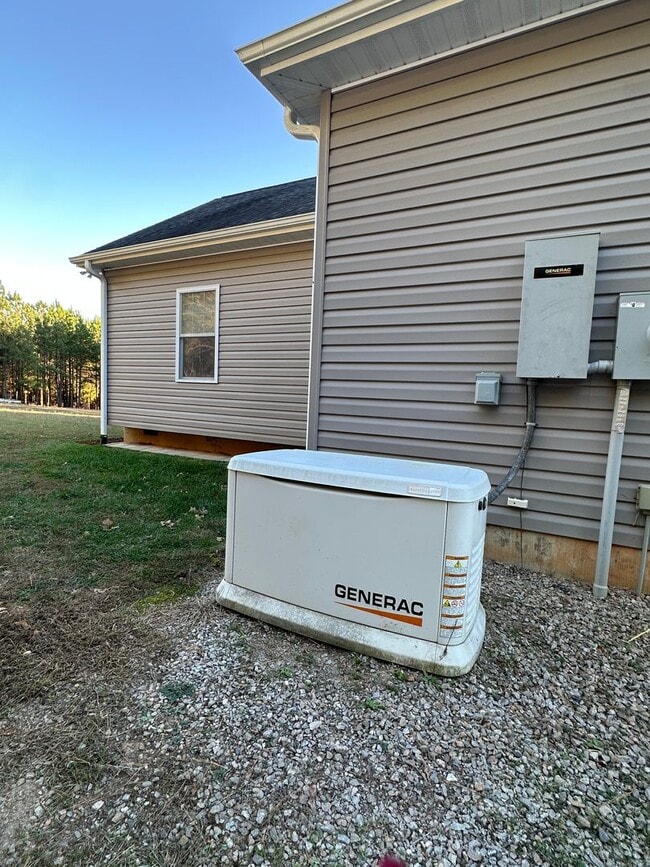 Building Photo - Lovely Custom Built Home with 2 Car Garage...