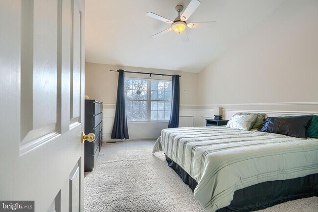 Building Photo - 215 Gracecroft Ct