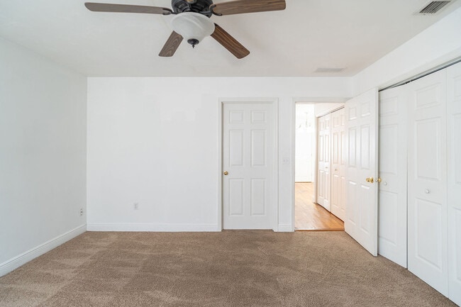 Building Photo - 3384 Sawtooth Dr