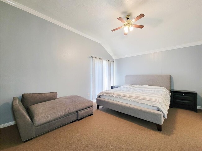 Building Photo - 7122 River Garden Dr