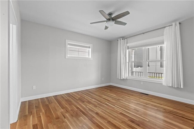 Building Photo - 231 Seawynds Dr