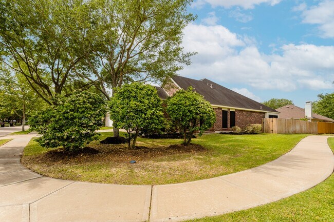 Building Photo - 4839 Taylor Lake Ct