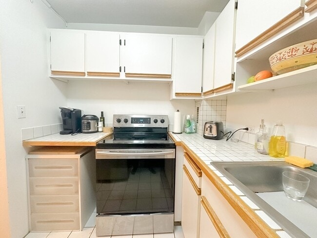 Building Photo - 19 Winchester St