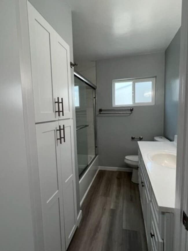 Interior Photo - r12345