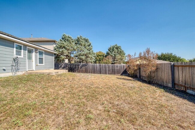 Building Photo - 17901 Violet Ln