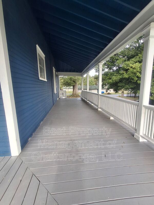 Building Photo - 209 Barnhardt Cir