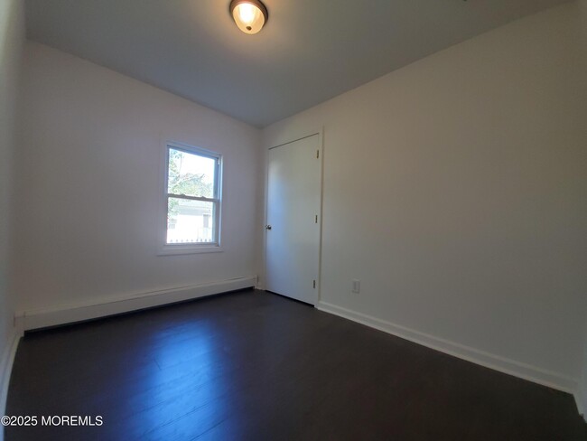 Building Photo - 722 Monmouth Pkwy