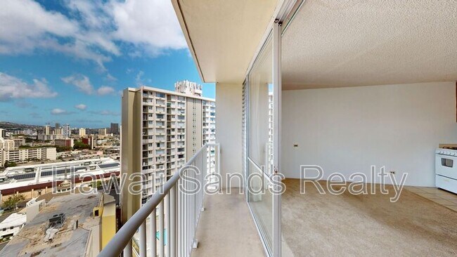 Building Photo - 750 Amana St