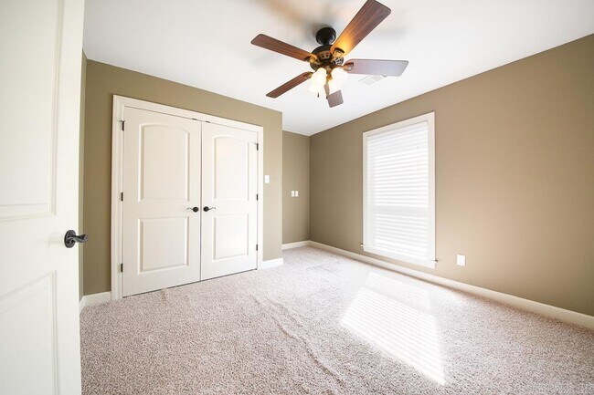 Building Photo - 19 Tradewinds Dr