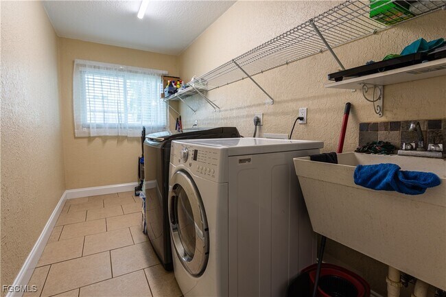 Building Photo - 1453 Claret Ct