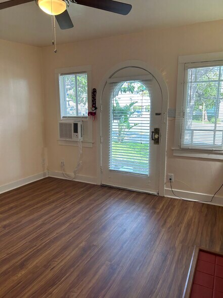 Building Photo - 515 N Garfield Ave