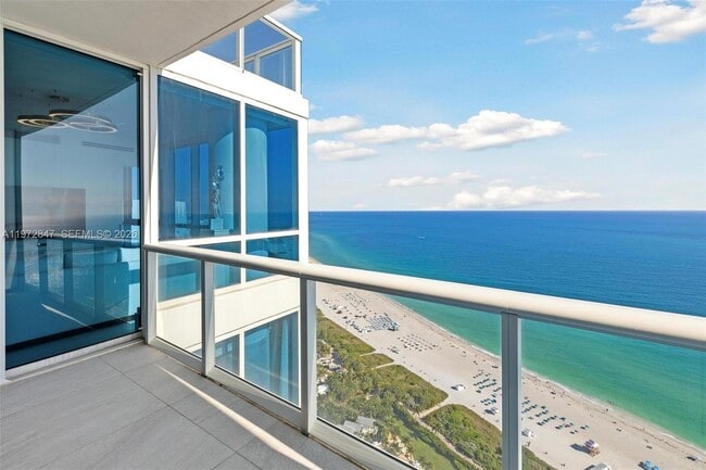 Building Photo - 100 South Pointe Dr