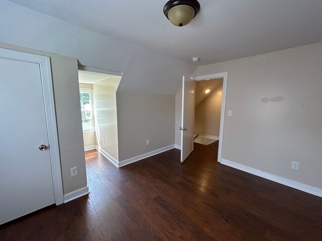 Building Photo - 3 Bedroom 1 Bathroom Brick Cape