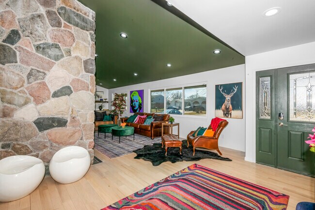 Building Photo - MCM Ranch : Modern 5BR Near Henry Ford & McLaren