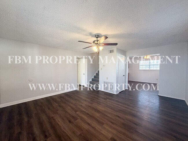 Building Photo - 493 Bryant Ave