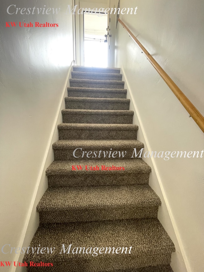 Building Photo - Martin Triplex