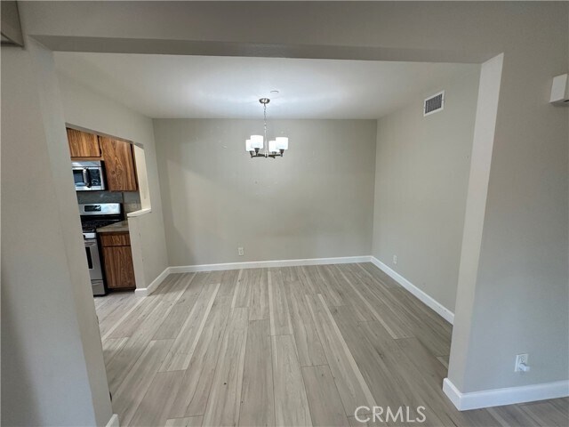 Building Photo - 156 Echo Run