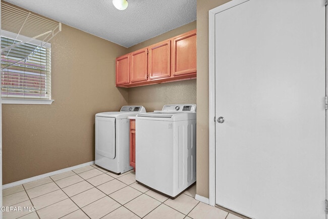 Building Photo - 11941 Arrow Knoll Cir