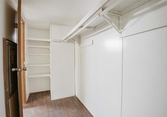 Building Photo - 132 Birchwood Dr