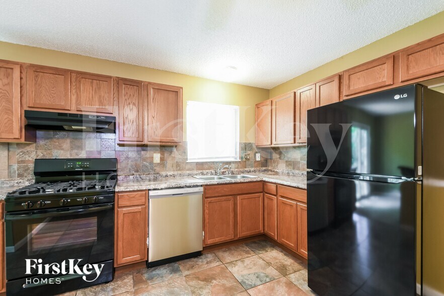 Building Photo - 6780 Lesli Mari Ct