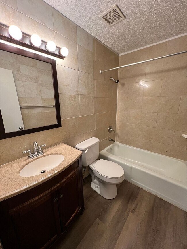 Building Photo - 2-Bed Home with Bonus Finished Basement