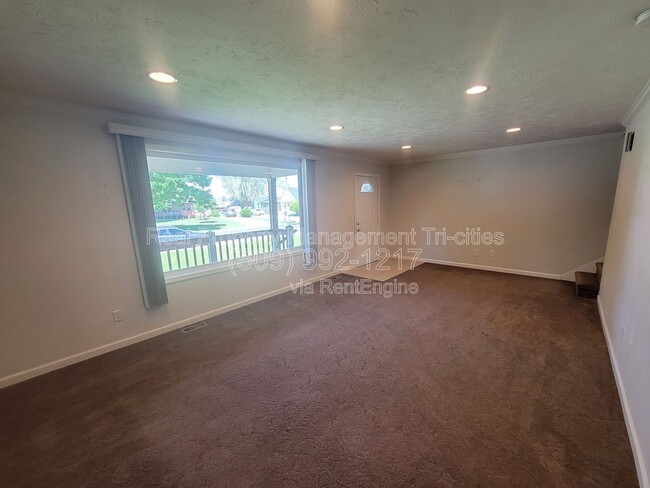 Building Photo - 414 Douglass Ave