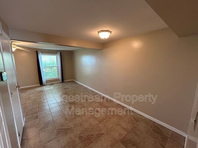 Building Photo - 1404 Crown Point Ct