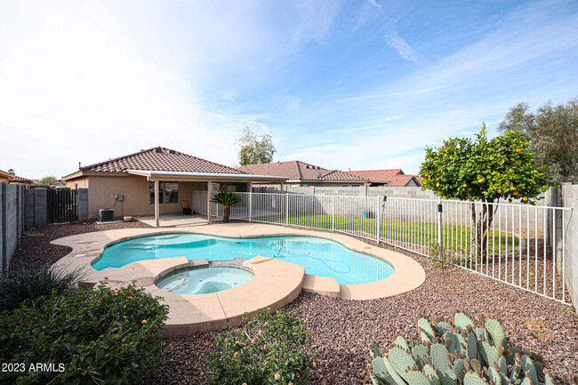 Building Photo - 10514 W Foothill Dr
