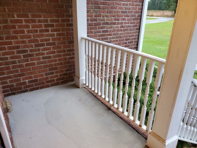 Building Photo - Tranquil Expanse : 4BR | 2.5 BA , House in Moncks Corner