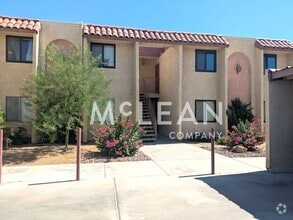 Building Photo - Stylish 1-Bedroom Upstairs Apartment with ...
