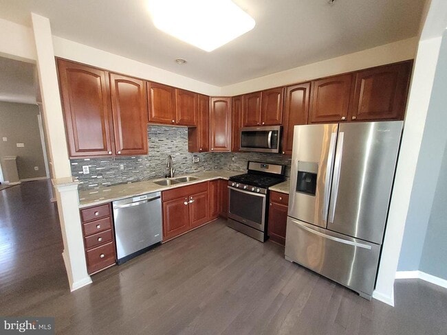 Building Photo - 4008 Spirea Ct