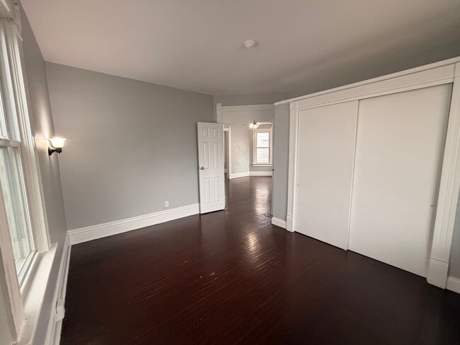 Building Photo - Modern Spacious 2+ Bedroom Lower Unit