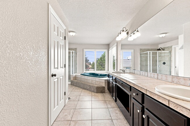 Building Photo - $3,195.95, 6 bed, 4 bath located in Colorado Springs