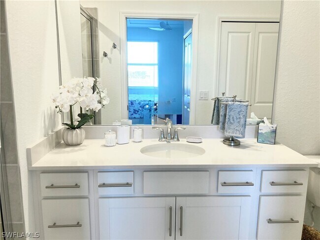 Building Photo - 15405 Grn Acrs Ave