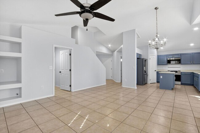 Building Photo - Gilbert Living with Private Pool