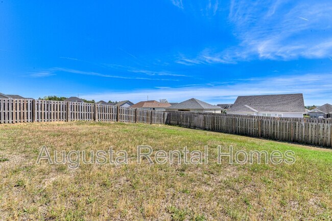 Building Photo - 2562 Inverness Dr