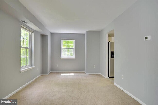 Building Photo - 678 Newbridge Ct