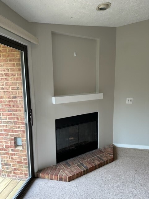 Building Photo - 2300 Coyote Creek Dr