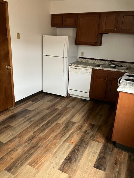 Building Photo - 5353 Shiloh Dr