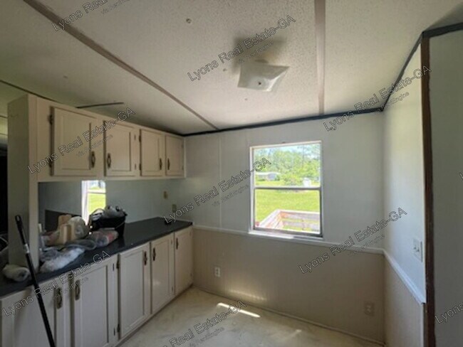 Building Photo - 1632 Pine Top Trail
