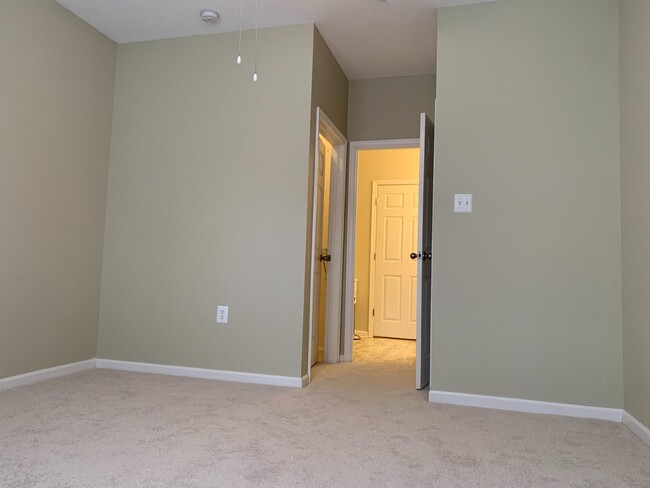 Building Photo - 4138 Fountainside Ln