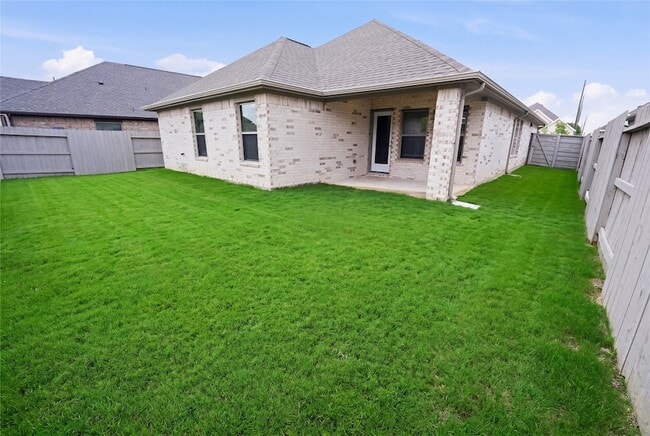 Building Photo - 2415 Honeyberry Shrub Dr