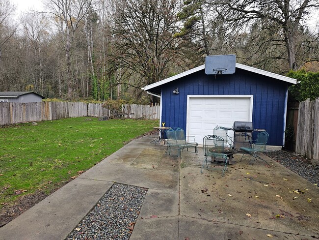 Building Photo - Renton - West of Maplewood area off of Hwy...