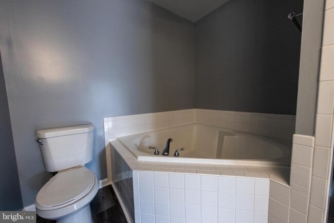 Building Photo - 7685 Duneiden Ln