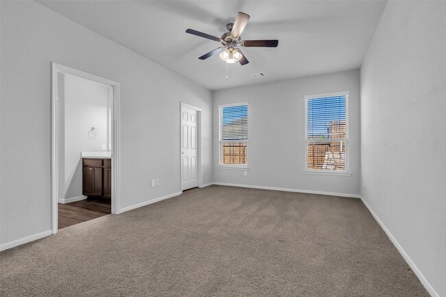 Building Photo - 935 Golden Willow Ln