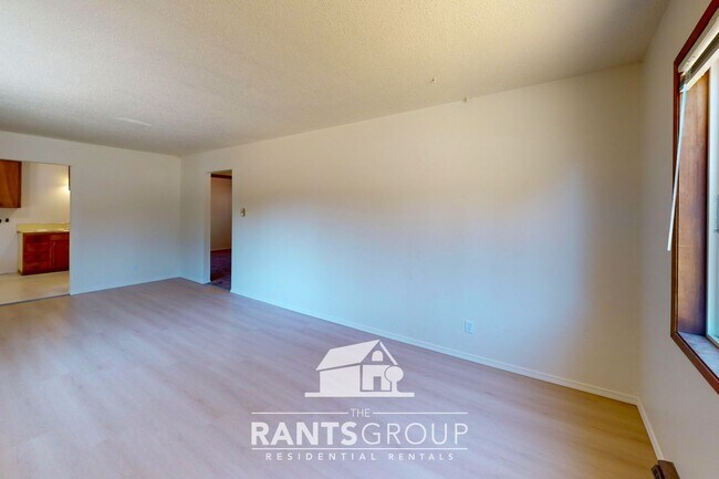 Building Photo - 806R