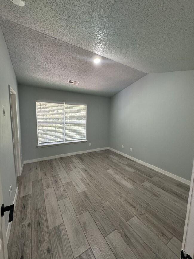 Building Photo - 108 Bridford Downs Dr