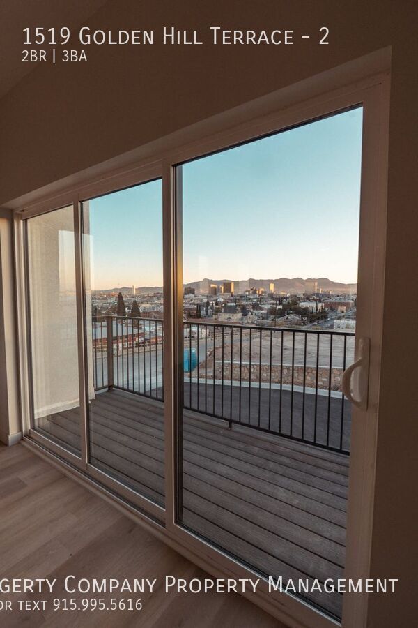 Building Photo - 1519 Golden Hill Terrace